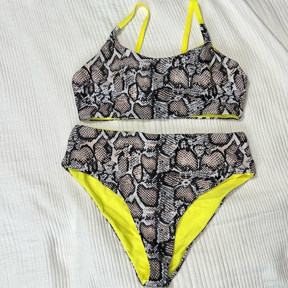 NWOT SHEIN 2-piece bathing suit - Picture 1 of 5